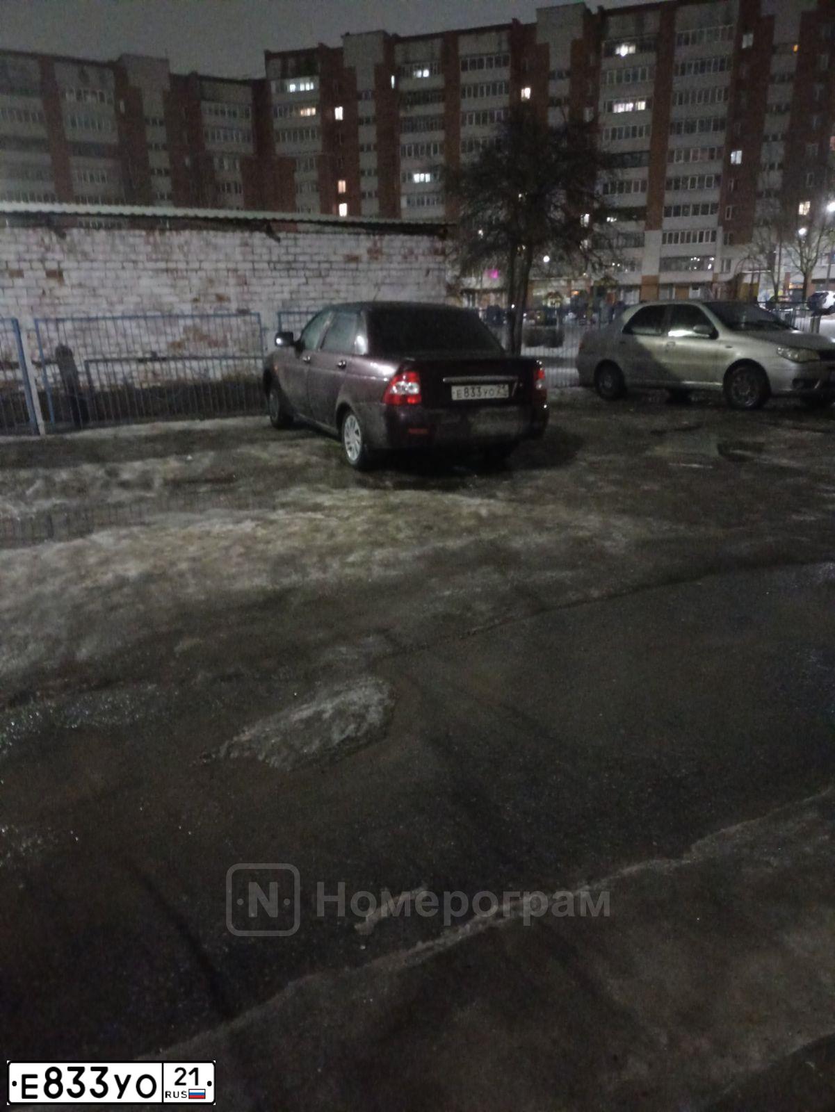 Фото автомобиля LADA PRIORA, 2012 — госномер Н490ЕТ21
