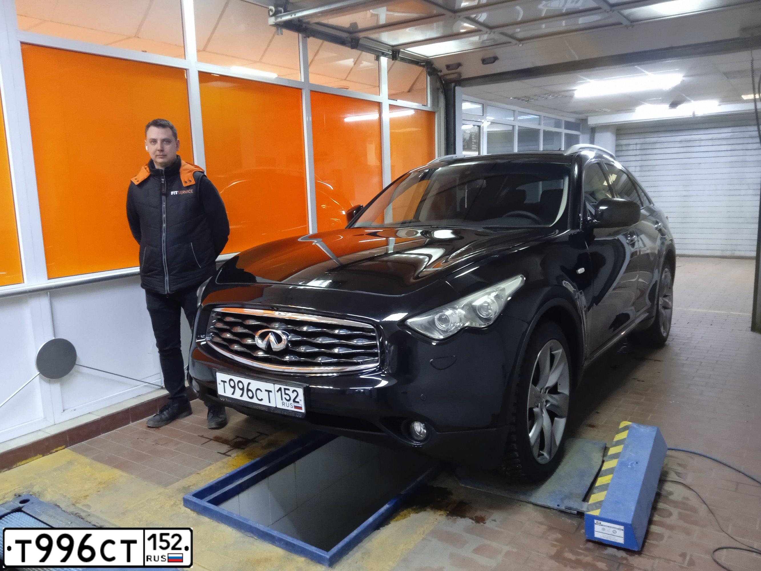 Фото автомобиля INFINITI QX70 /FX/, 2009 — госномер А003УА152. Цвет: ЧЕРНЫЙ