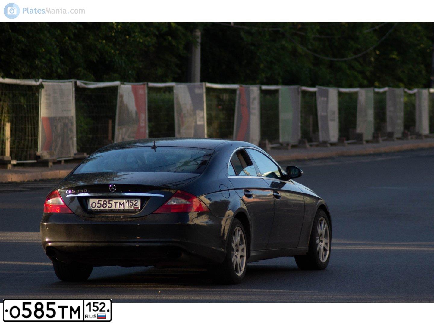 Фото автомобиля MERCEDES CLS-KLASSE, 2004 — госномер О585ТМ152. Цвет: ЧЕРНЫЙ