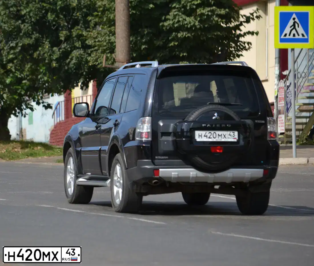Фото автомобиля MITSUBISHI PAJERO, 2008 — госномер В686СК159. Цвет: ЧЕРНЫЙ