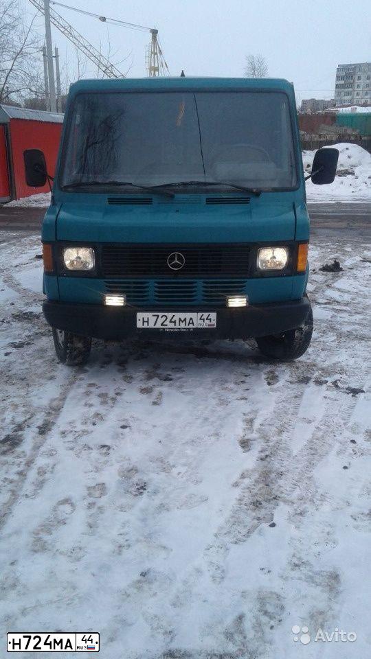Фото автомобиля MERCEDES TRANSPORTER 206-219, 1994 — госномер А466ТС43. Цвет: ЗЕЛЕНЫЙ