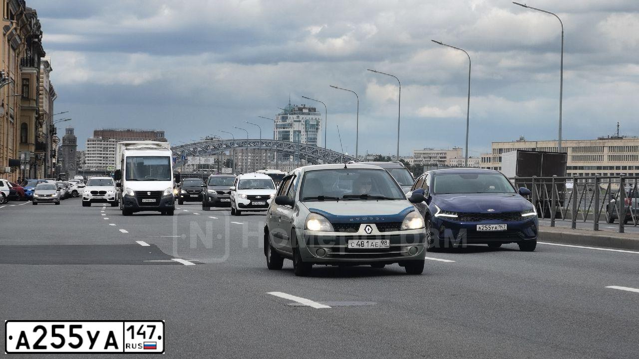 Фото автомобиля KIA K5, 2020 — госномер Е392АУ790. Цвет: синий