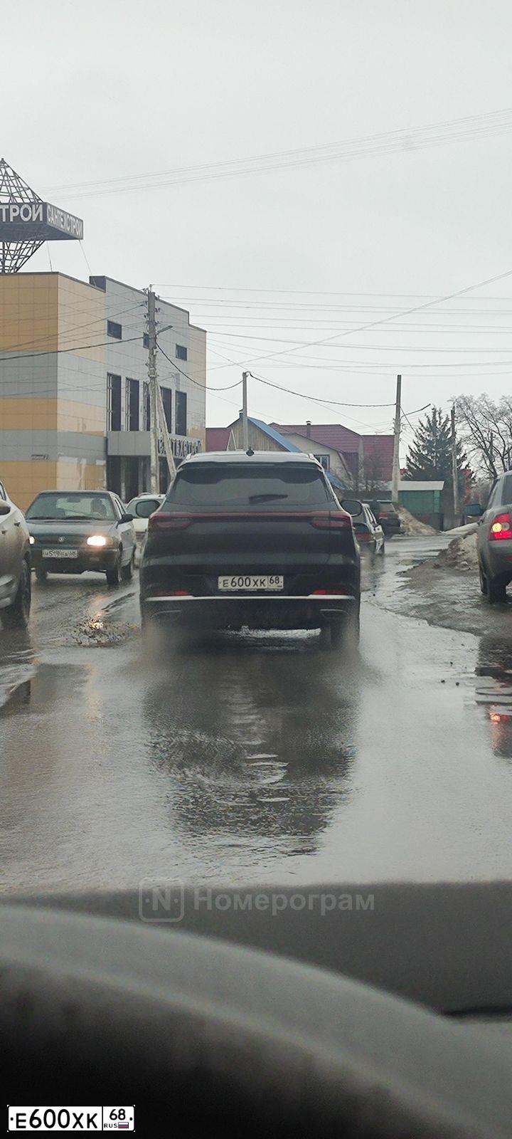 Фото автомобиля UAZ Z 3909, 1997 — госномер Е600ХК68. Цвет: ЗАЩИТНЫЙ
