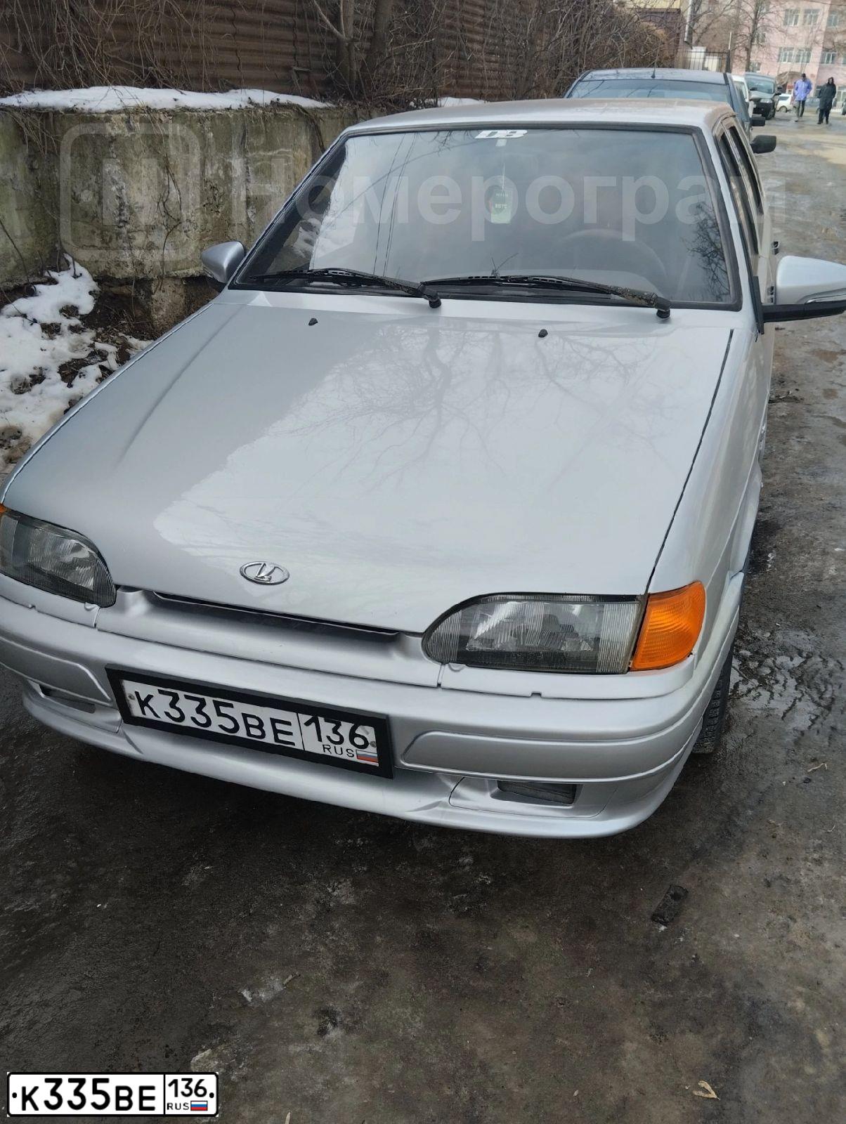 Фото автомобиля LADA 2114 SAMARA, 2008 — госномер К335ВЕ136. Цвет: СВЕТЛО-СЕРЕБРИСТЫЙ МЕТАЛЛ