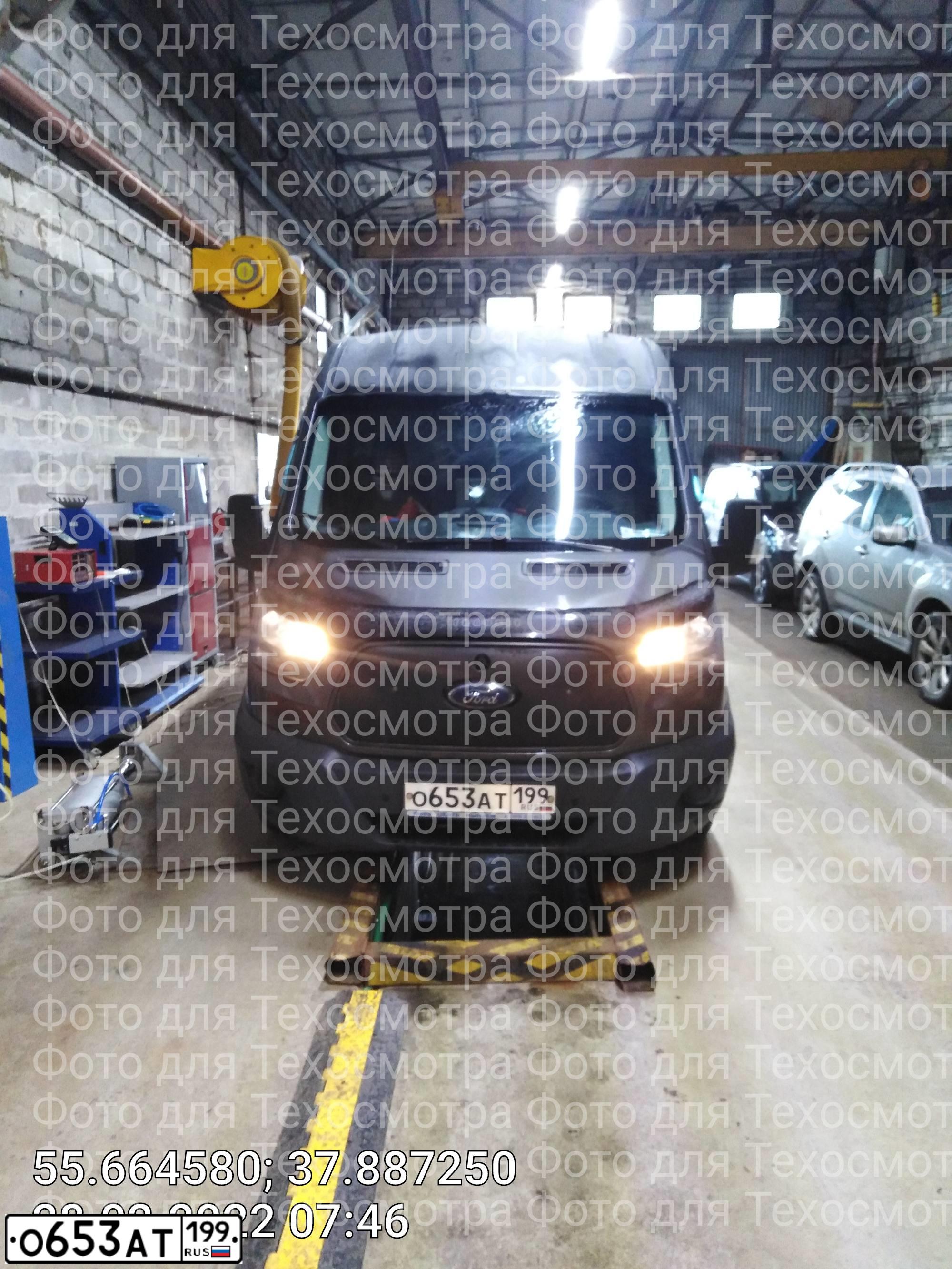 Фото автомобиля FORD TRANSIT, 2016 — госномер Т323УМ152. Цвет: СЕРЫЙ