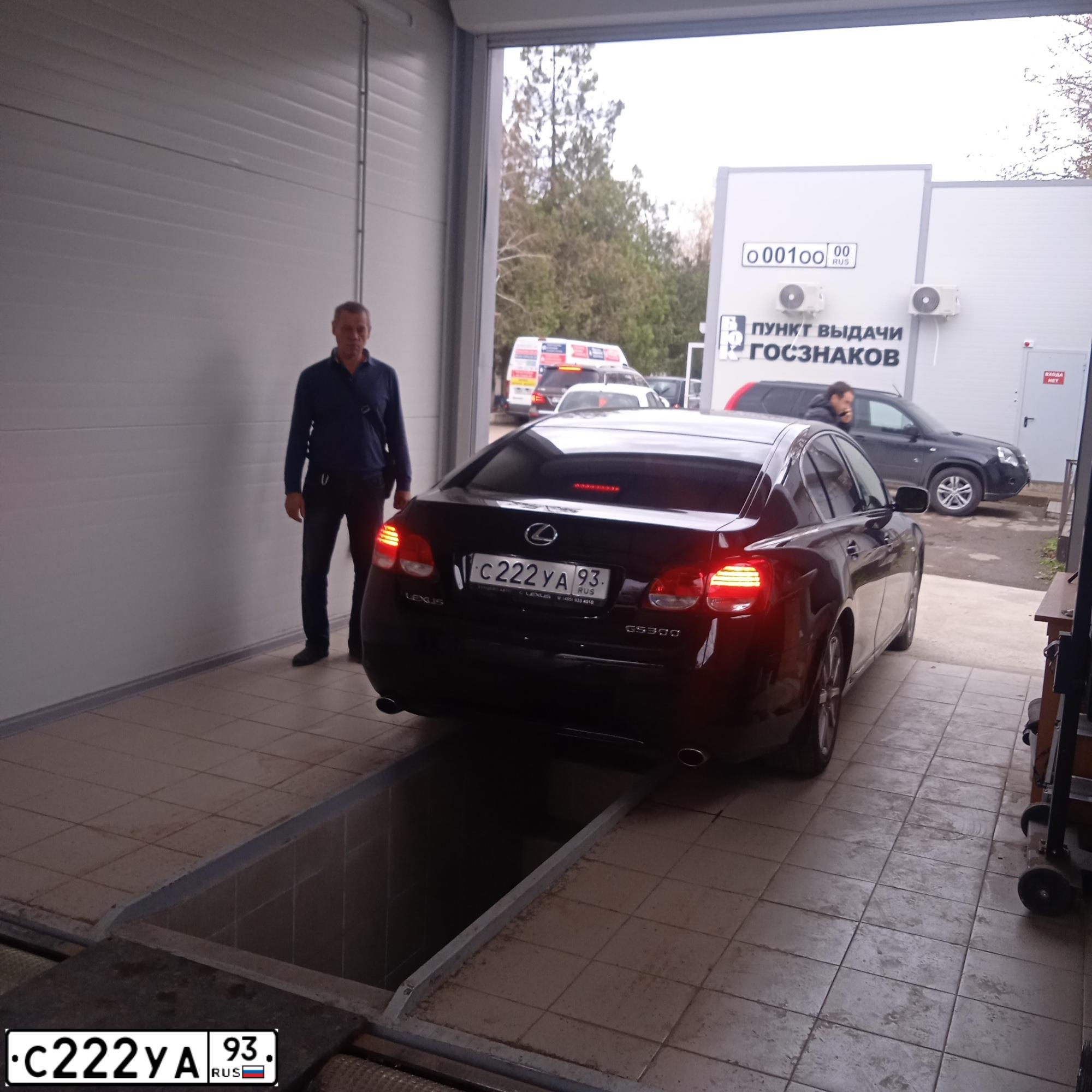 Фото автомобиля HONDA CIVIC, 2008 — госномер М635ТК123. Цвет: Красный