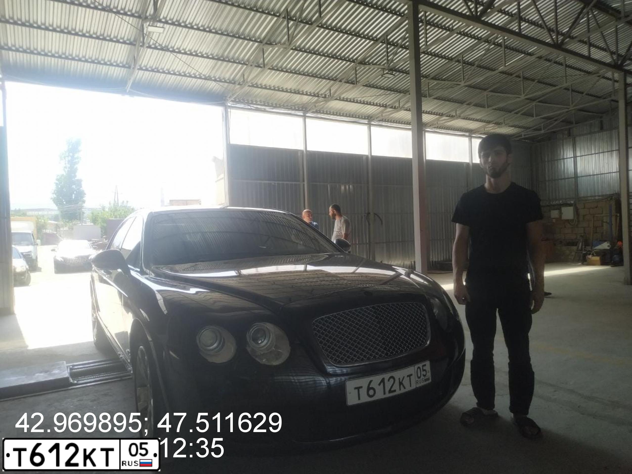 Фото автомобиля BENTLEY CONTINENTAL, 2010 — госномер Т684МН797. Цвет: ЧЕРНЫЙ