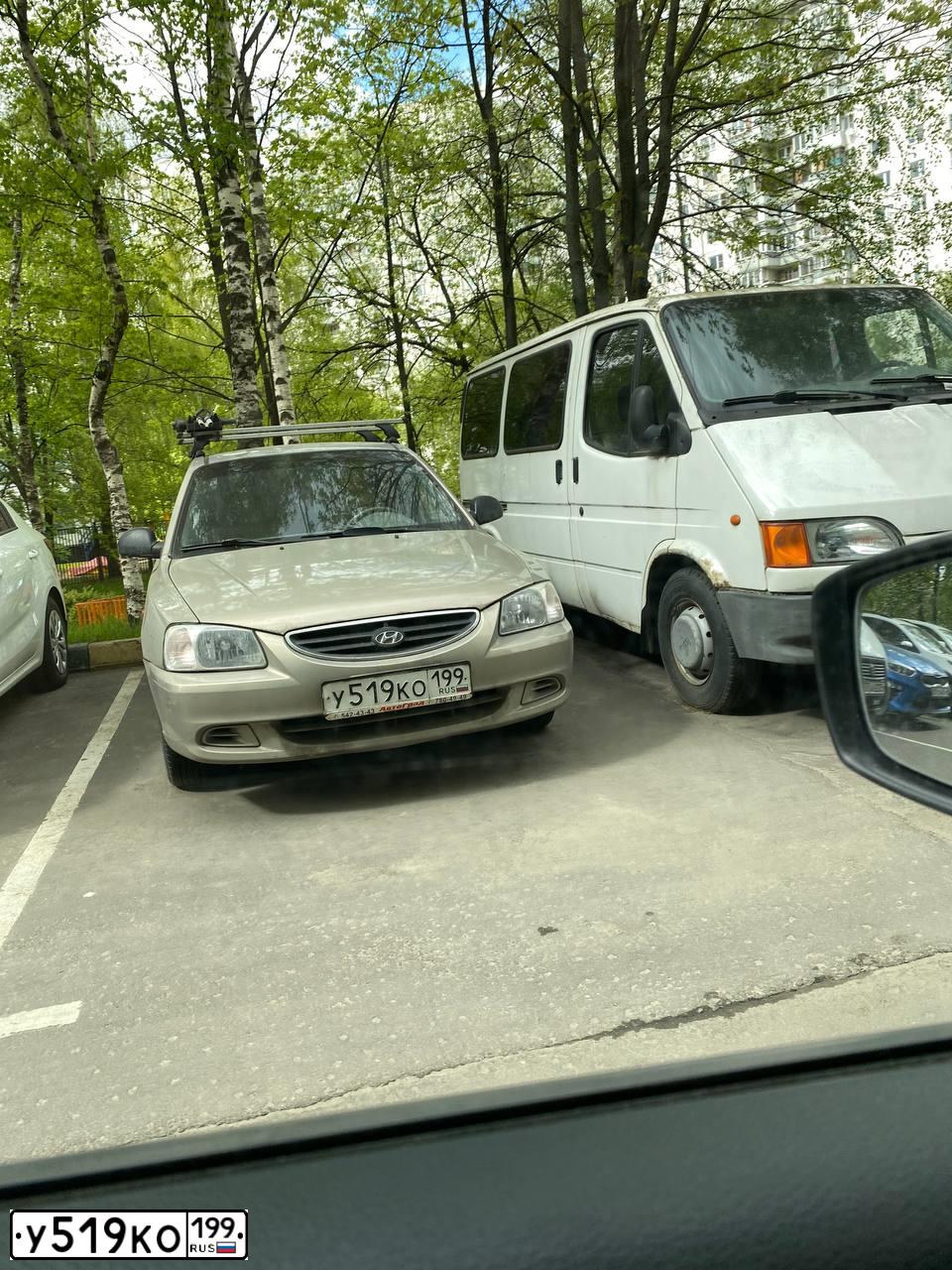 Фото автомобиля TAGAZ ACCENT, 2008 — госномер У519КО199. Цвет: СВЕТЛО-БЕЖЕВЫЙ