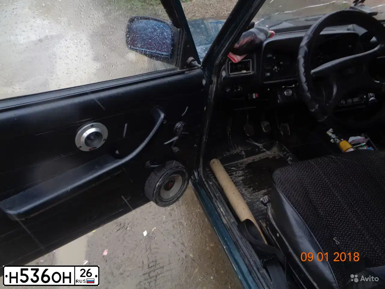 Фото автомобиля LADA 2110, 2000 — госномер К585КО64. Цвет: СЕРЕБРИСТЫЙ ЖЕЛТО-ЗЕЛЕНЫЙ