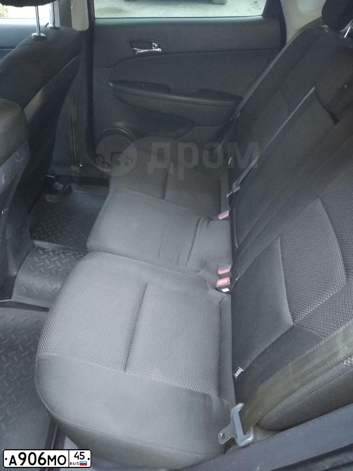 Фото автомобиля HYUNDAI I30, 2009 — госномер О500МС96. Цвет: Красный