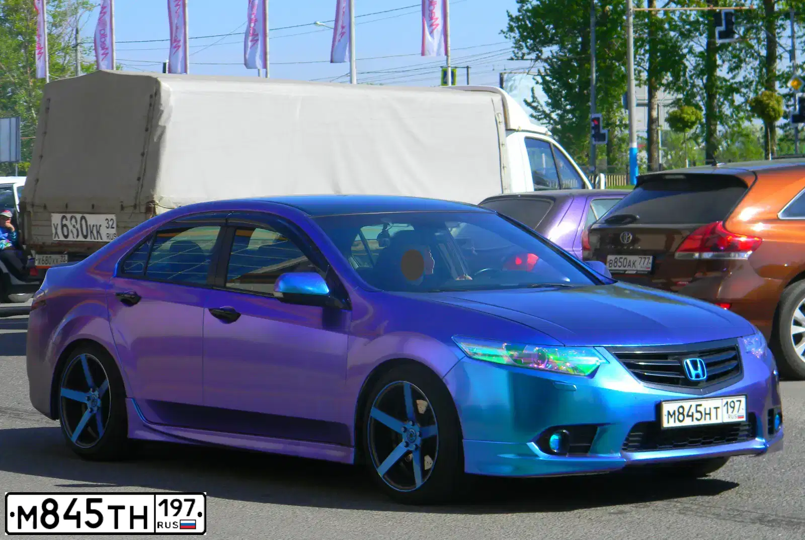 Фото автомобиля SUZUKI SX 4, 2012 — госномер М845ТН197. Цвет: ОРАНЖЕВЫЙ