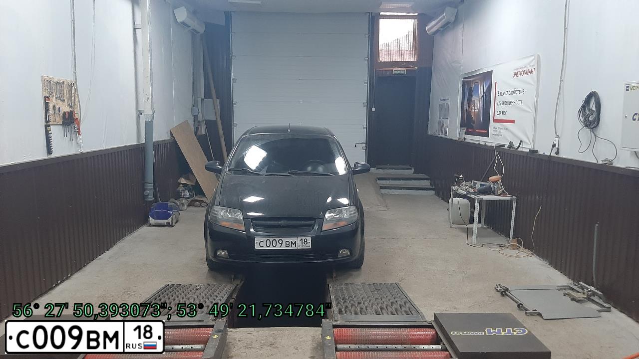 Фото автомобиля CHEVROLET AVEO, 2007 — госномер О262ХТ18. Цвет: ЧЕРНЫЙ