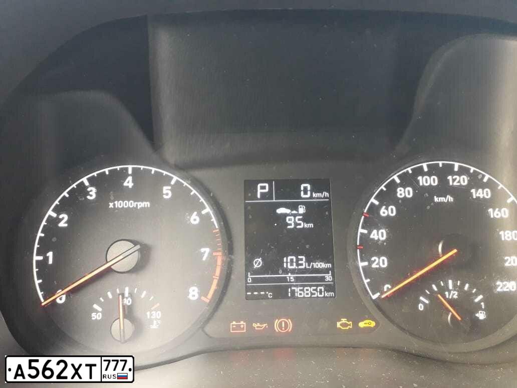 Фото автомобиля VOLKSWAGEN JETTA, 2013 — госномер А562ХТ77. Цвет: БЕЛЫЙ
