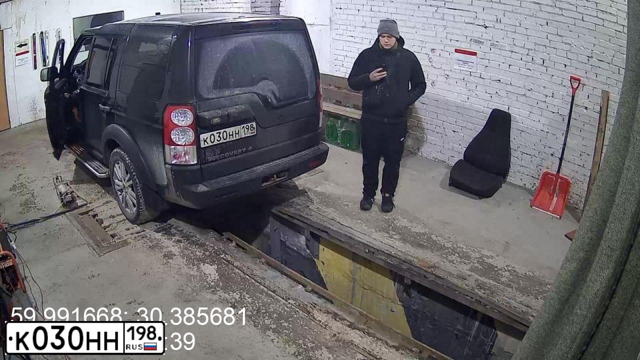 Фото автомобиля LANDROVER DISCOVERY, 2009 — госномер М026ТТ193. Цвет: ЧЕРНЫЙ