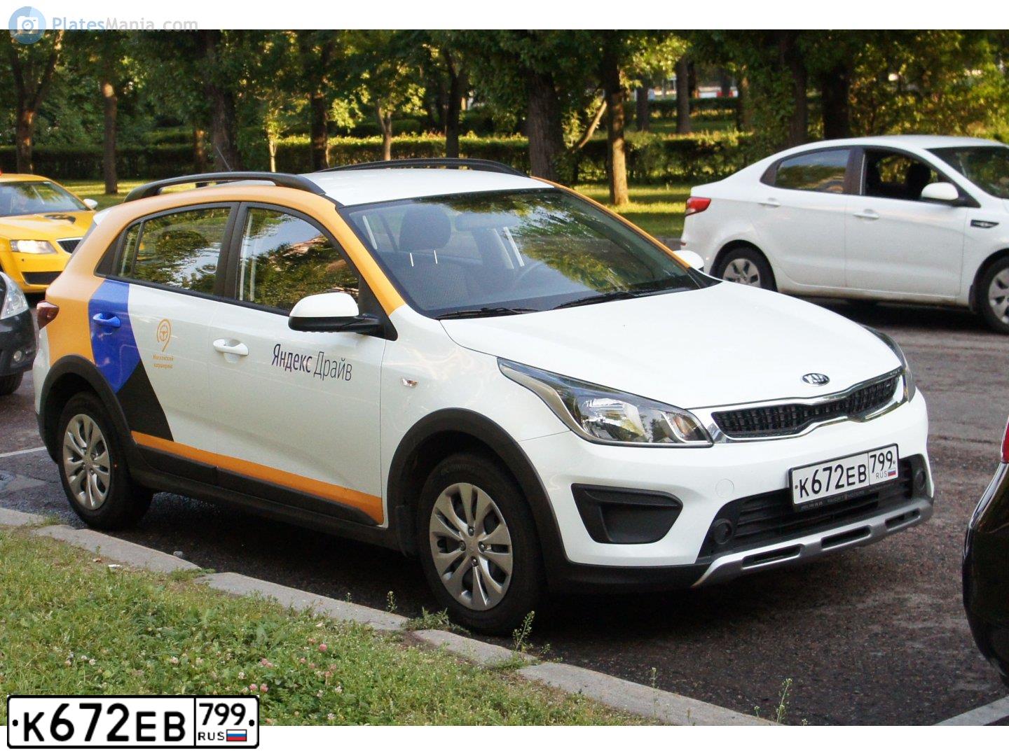 Фото автомобиля KIA RIO, 2017 — госномер В035РС797. Цвет: Белый