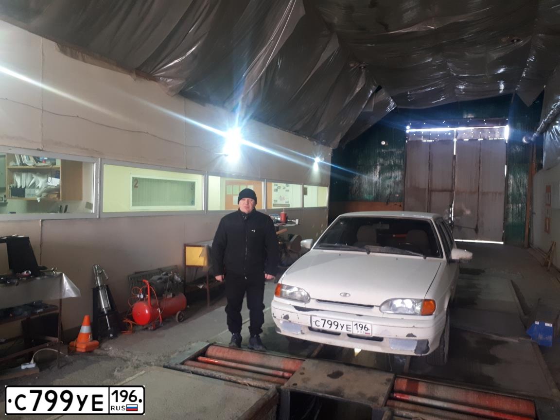 Фото автомобиля LADA 2114 SAMARA, 2013 — госномер С799УЕ196. Цвет: Белый