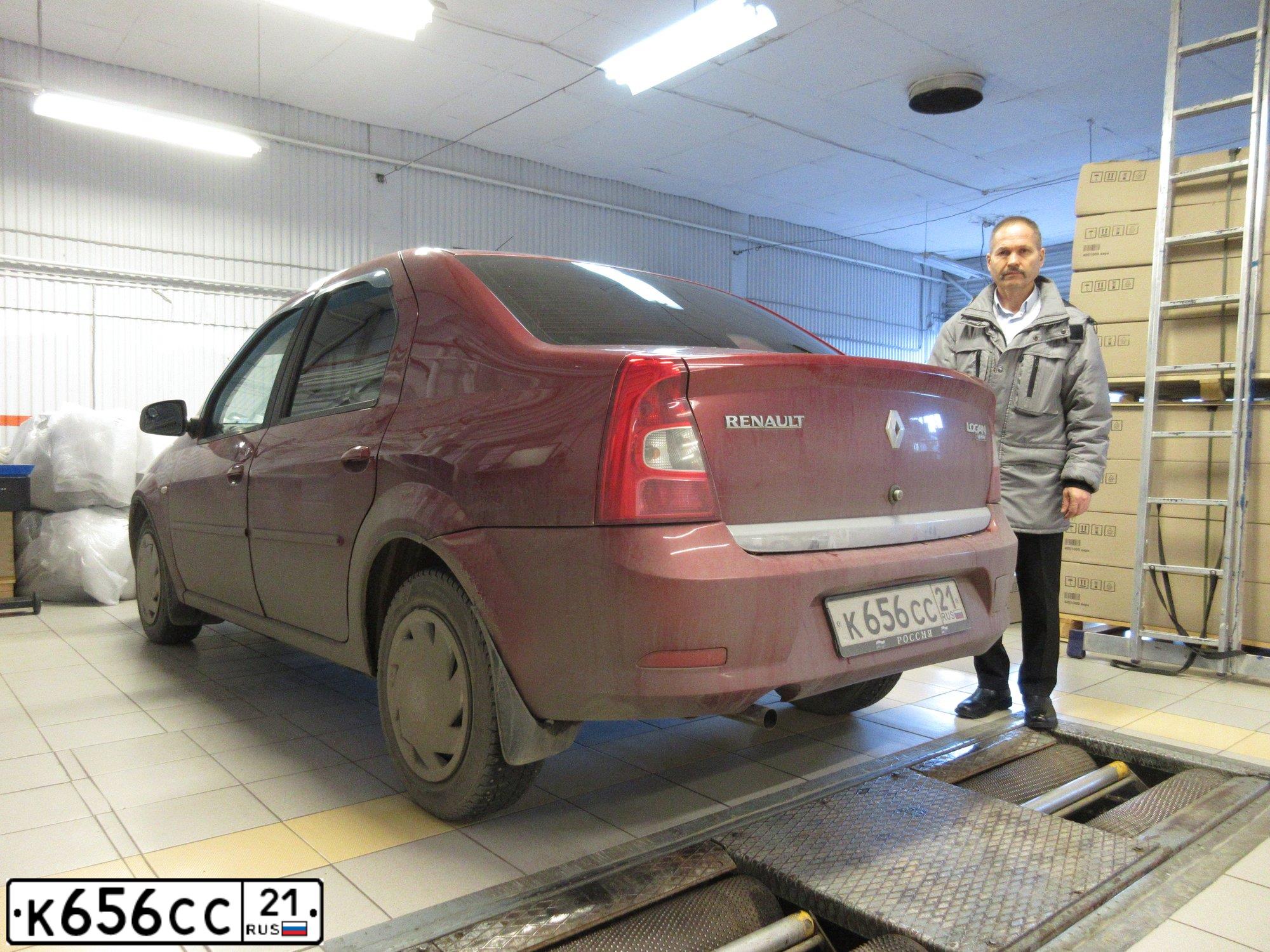 Фото автомобиля RENAULT LOGAN, 2010 — госномер К656СС21. Цвет: Красный