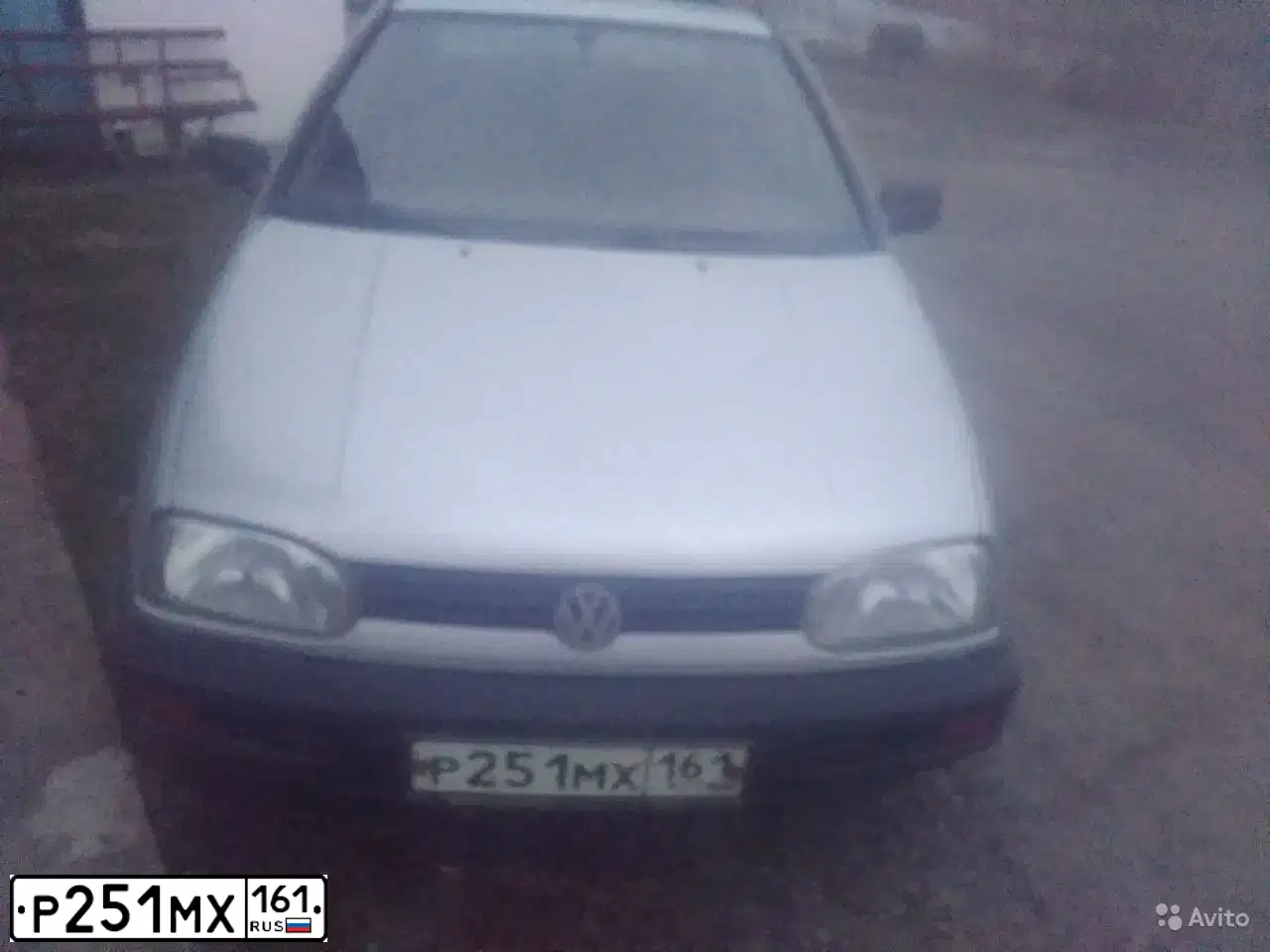 Фото автомобиля VOLKSWAGEN GOLF, 1992 — госномер Р251МХ161. Цвет: Серый