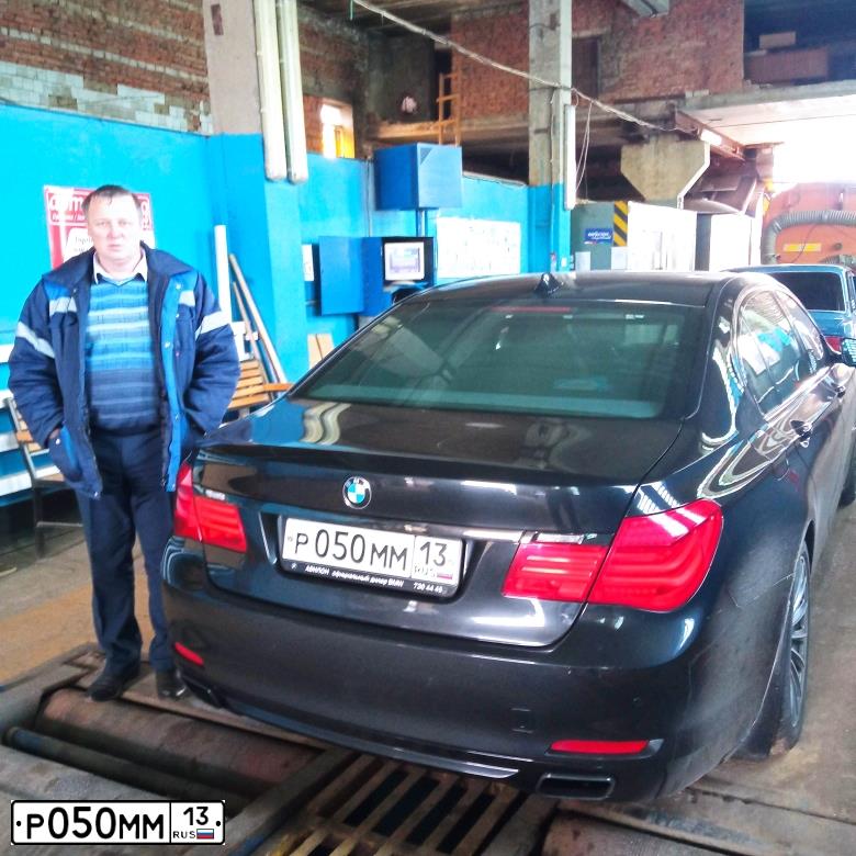 Фото автомобиля BMW W SERIE 7, 2011 — госномер Р050ММ13. Цвет: ЧЕРНЫЙ
