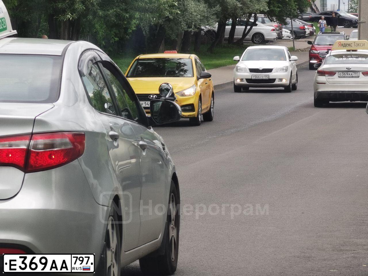 Фото автомобиля KIA MAGENTIS / OPTIMA, 2019 — госномер Е369АА797. Цвет: БЕЛЫЙ-ЖЕЛТЫЙ-СЕРЫЙ