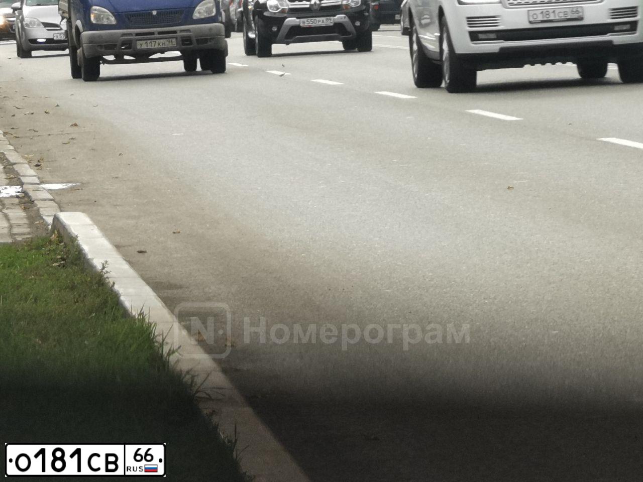 Фото автомобиля LANDROVER RANGE ROVER, 2014 — госномер Т832АТ196. Цвет: Белый