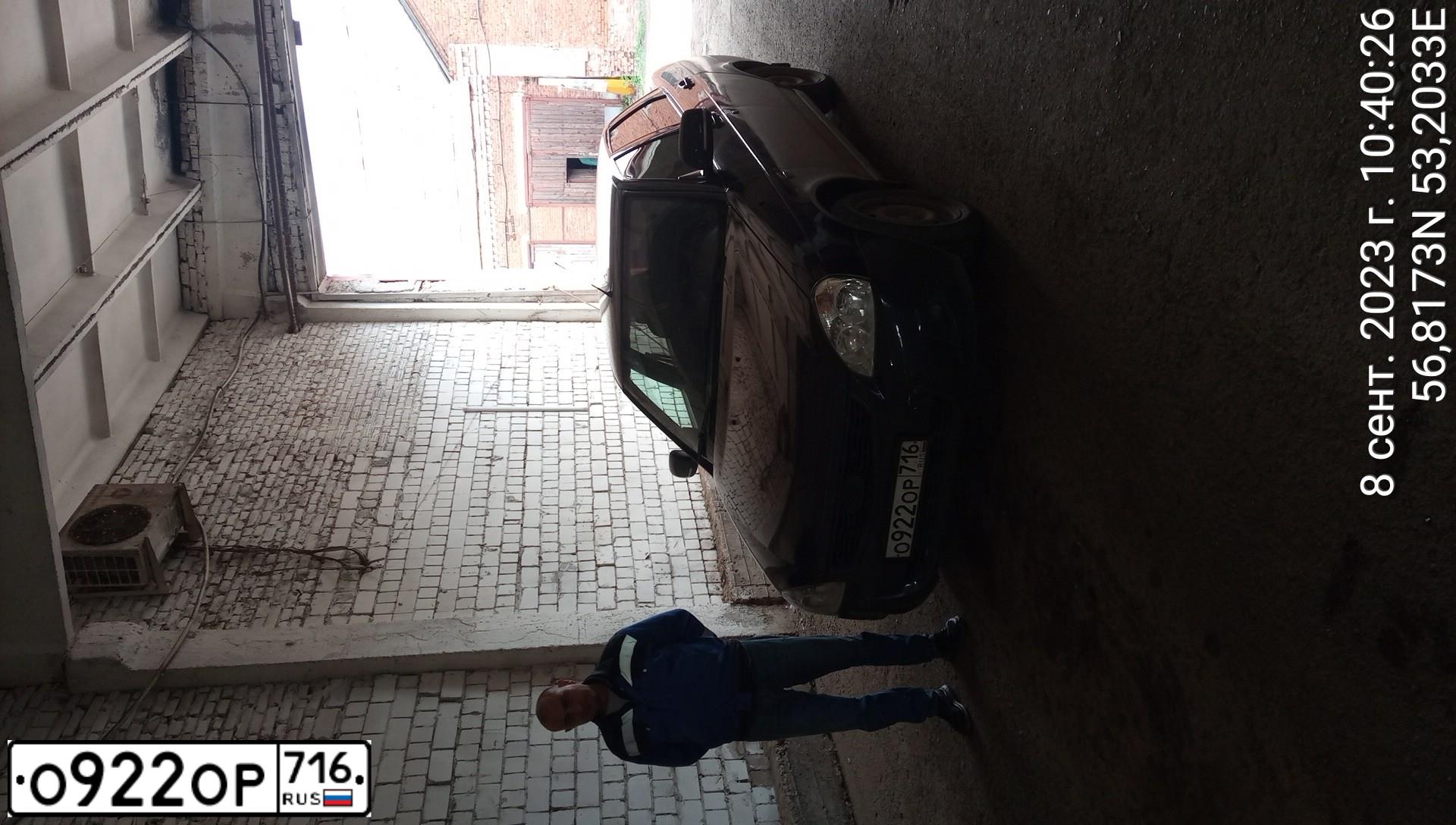 Фото автомобиля LADA PRIORA, 2011 — госномер М043УУ18