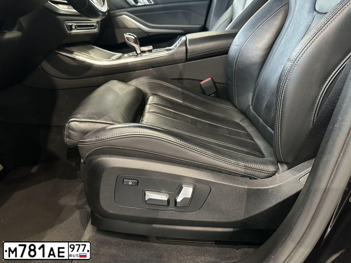 Фото автомобиля BMW X5, 2019 — госномер Е047НС51. Цвет: ЧЕРНЫЙ