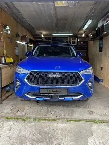 Фото автомобиля INFINITI QX70 /FX/, 2011 — госномер В777ЕС190. Цвет: Белый