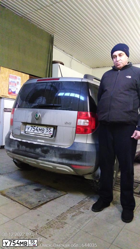 Фото автомобиля SKODA YETI, 2012 — госномер В034АТ155. Цвет: БЕЖЕВЫЙ
