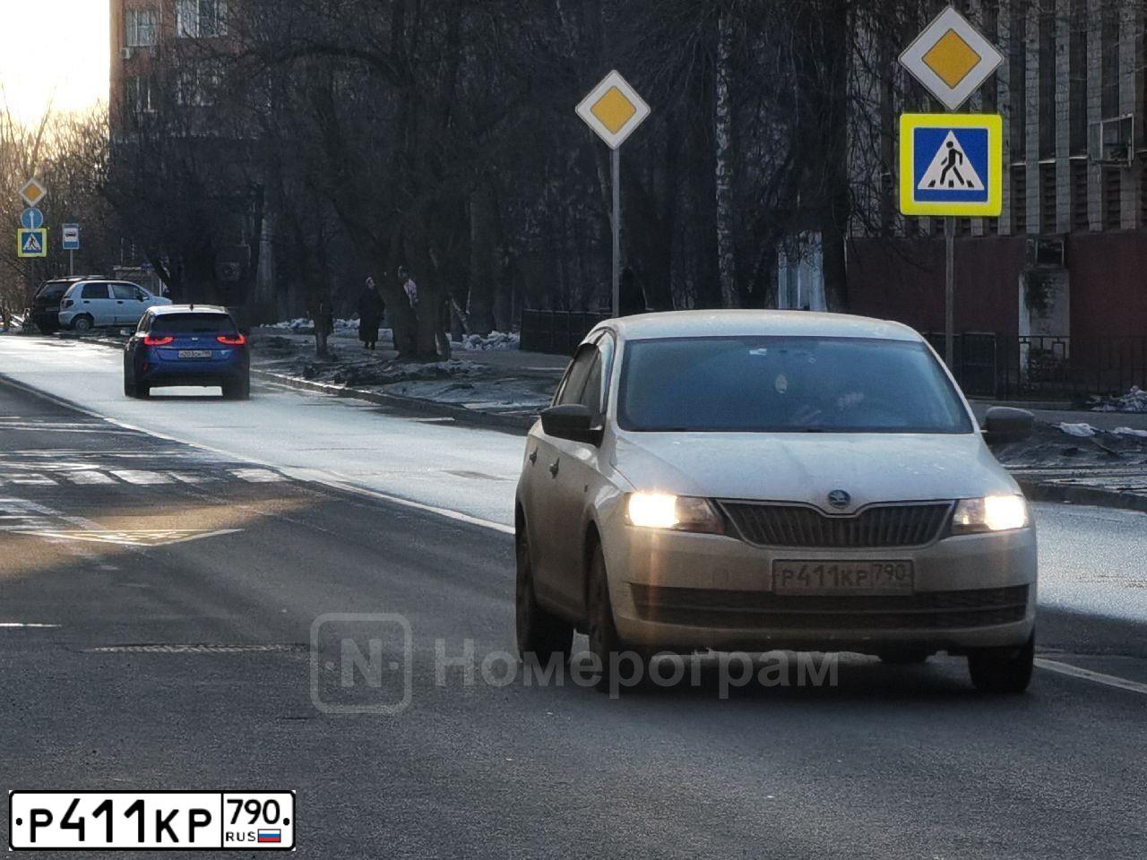 Фото автомобиля SKODA RAPID, 2016 — госномер М994КТ21. Цвет: Белый