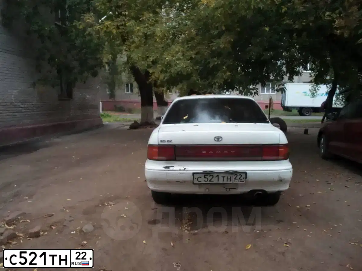 Фото автомобиля TOYOTA CAMRY, 1990 — госномер В704ХС122