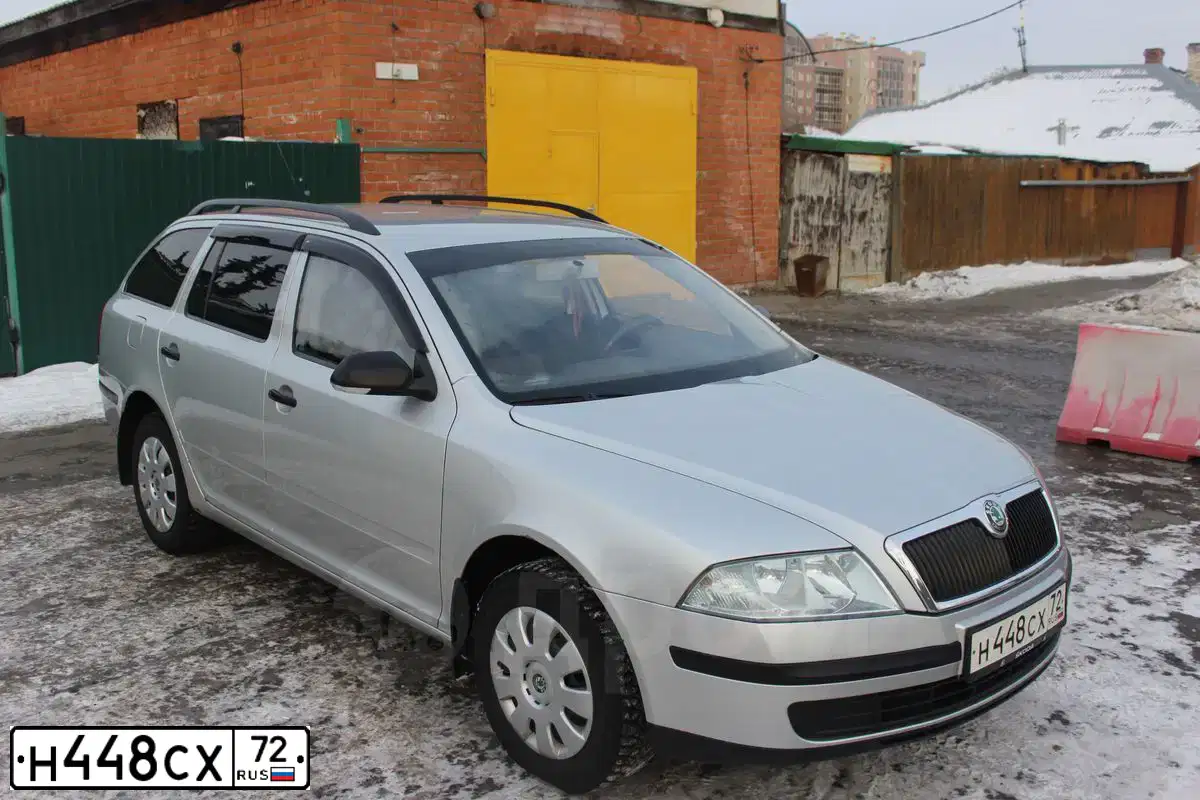 Фото автомобиля SKODA OCTAVIA, 2006 — госномер Н448СХ72. Цвет: Серебристый