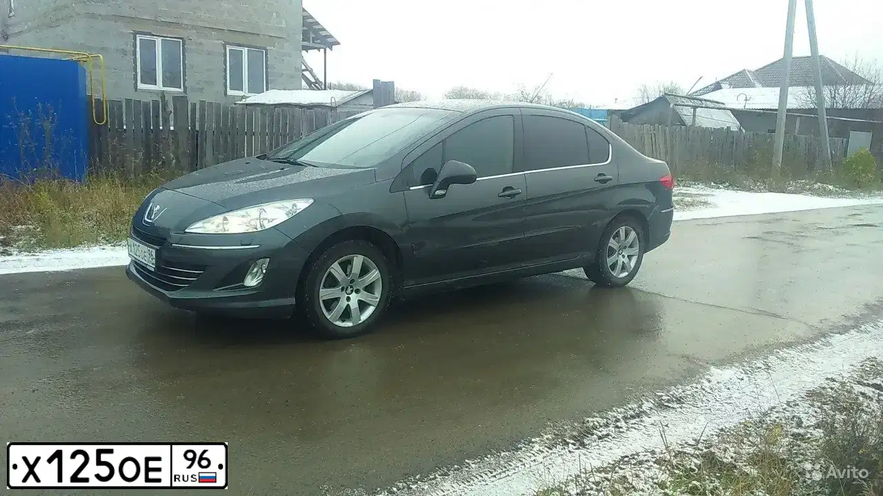 Фото автомобиля PEUGEOT 408, 2012 — госномер М898АУ774. Цвет: ТЕМНО-СЕРЫЙ
