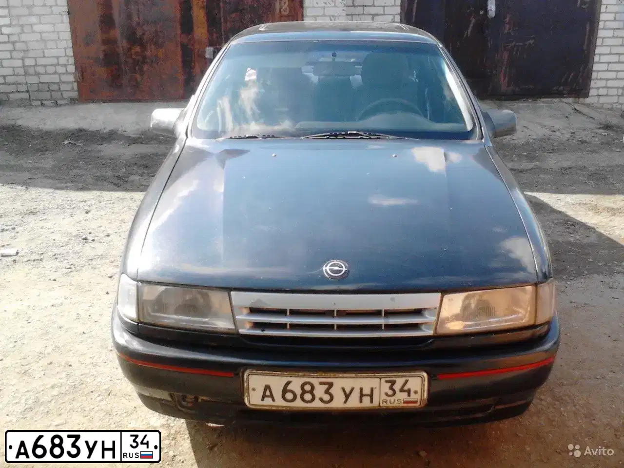 Фото автомобиля OPEL VECTRA, 1990 — госномер А683УН34. Цвет: ЧЕРНЫЙ