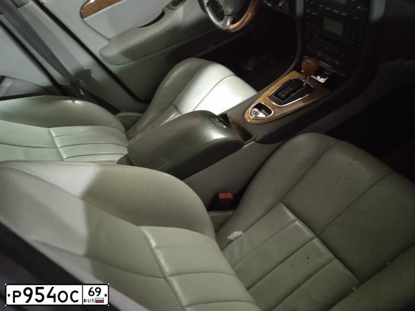 Фото автомобиля JAGUAR S-TYPE, 2003 — госномер Р954ОС69. Цвет: СИНИЙ