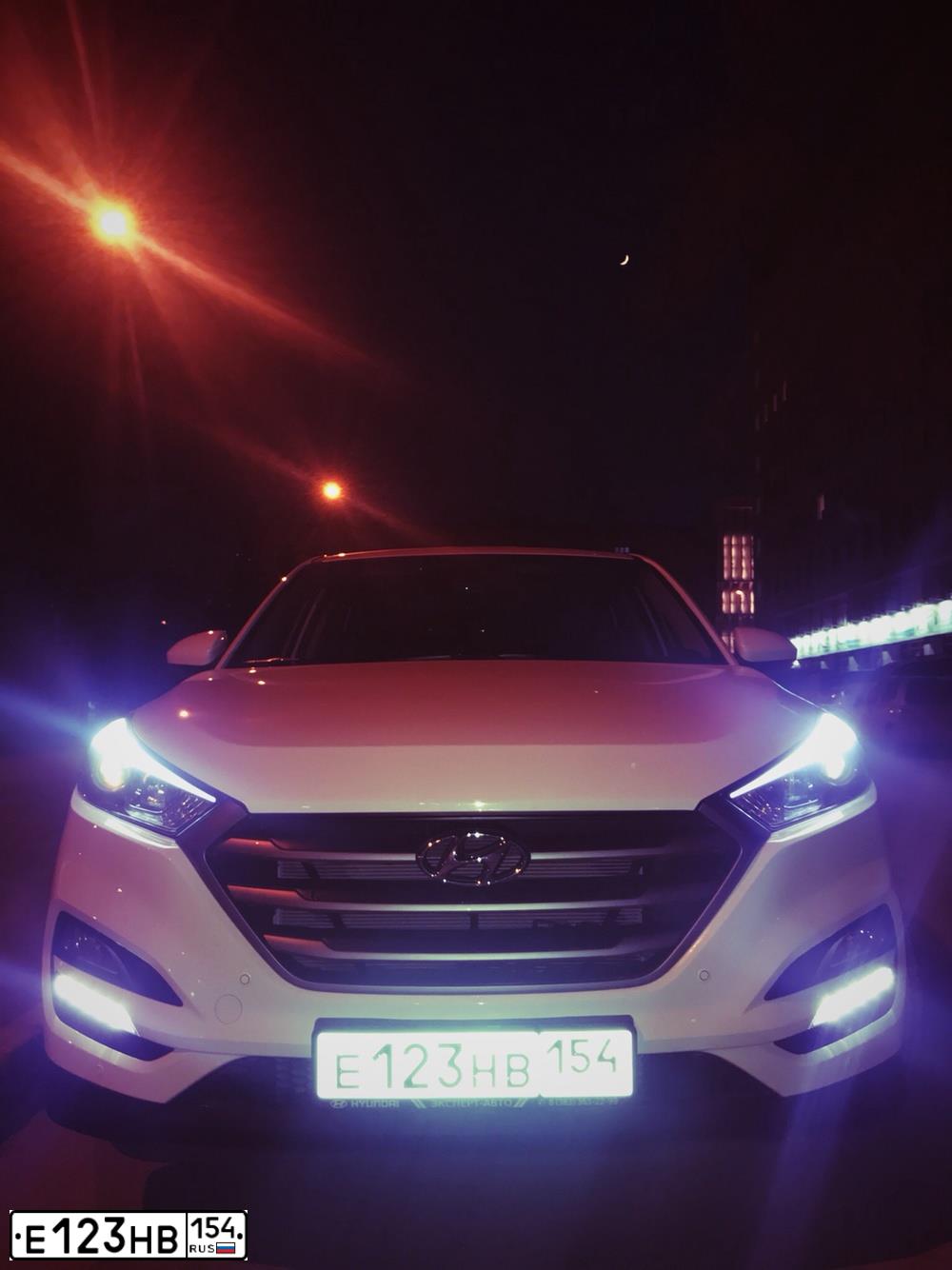 Фото автомобиля HYUNDAI TUCSON, 2016 — госномер О983ОН142. Цвет: БЕЛЫЙ