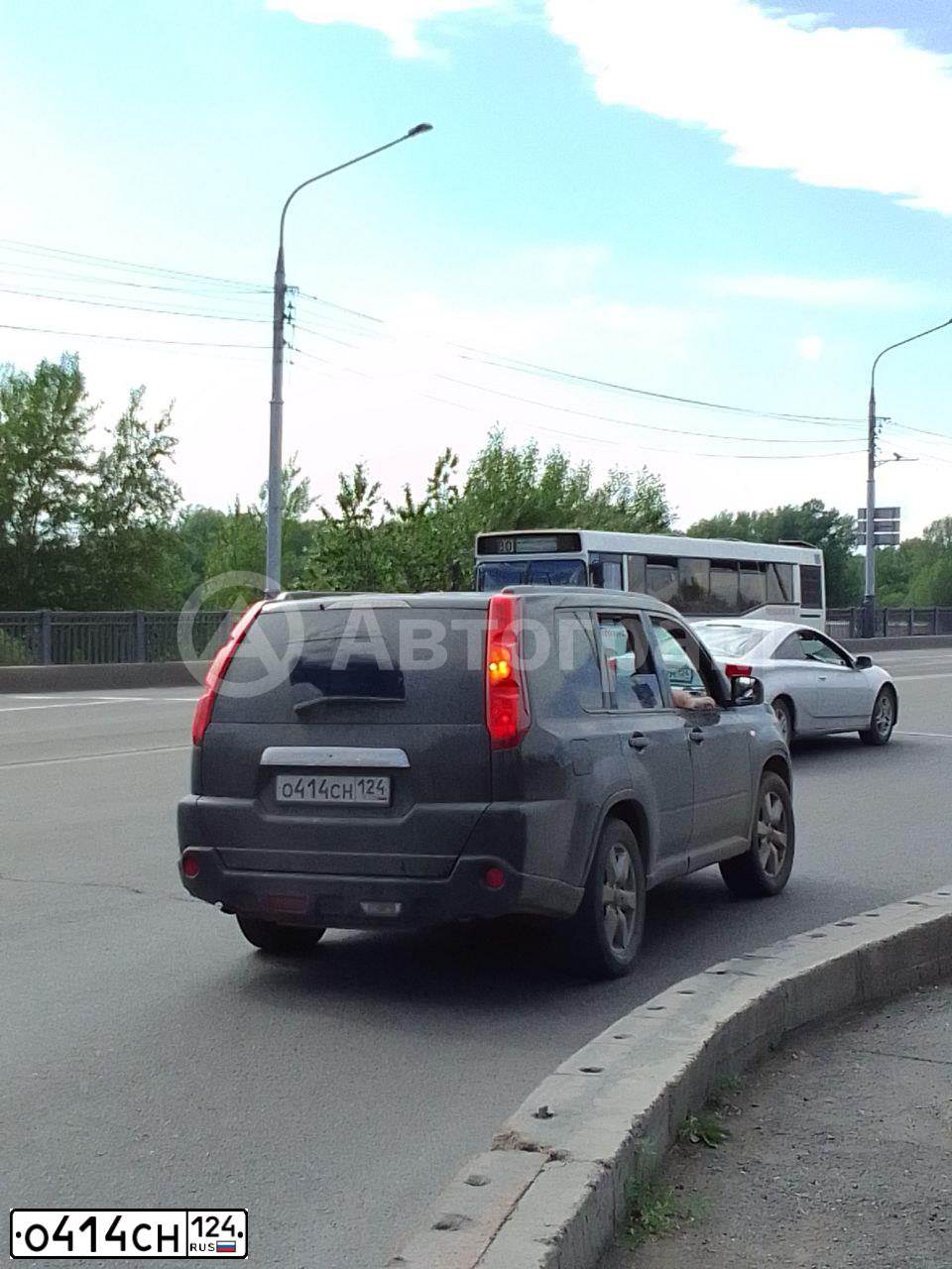 Фото автомобиля NISSAN X-TRAIL, 2008 — госномер О414СН124. Цвет: ЧЕРНЫЙ