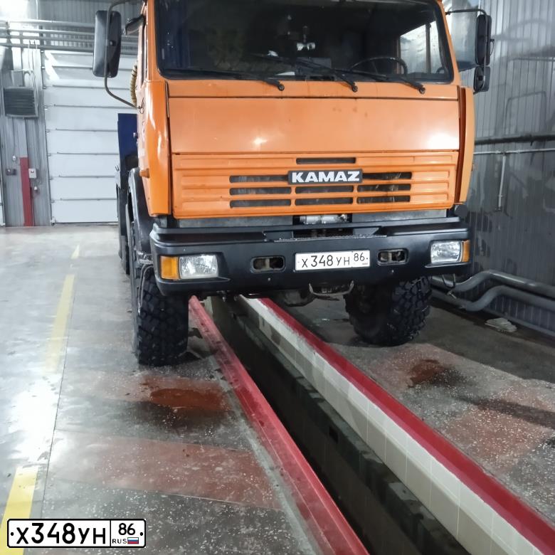 Фото автомобиля KAMAZ 43118 /6X6/, 2010 — госномер Х348УН86. Цвет: ОРАНЖЕВЫЙ