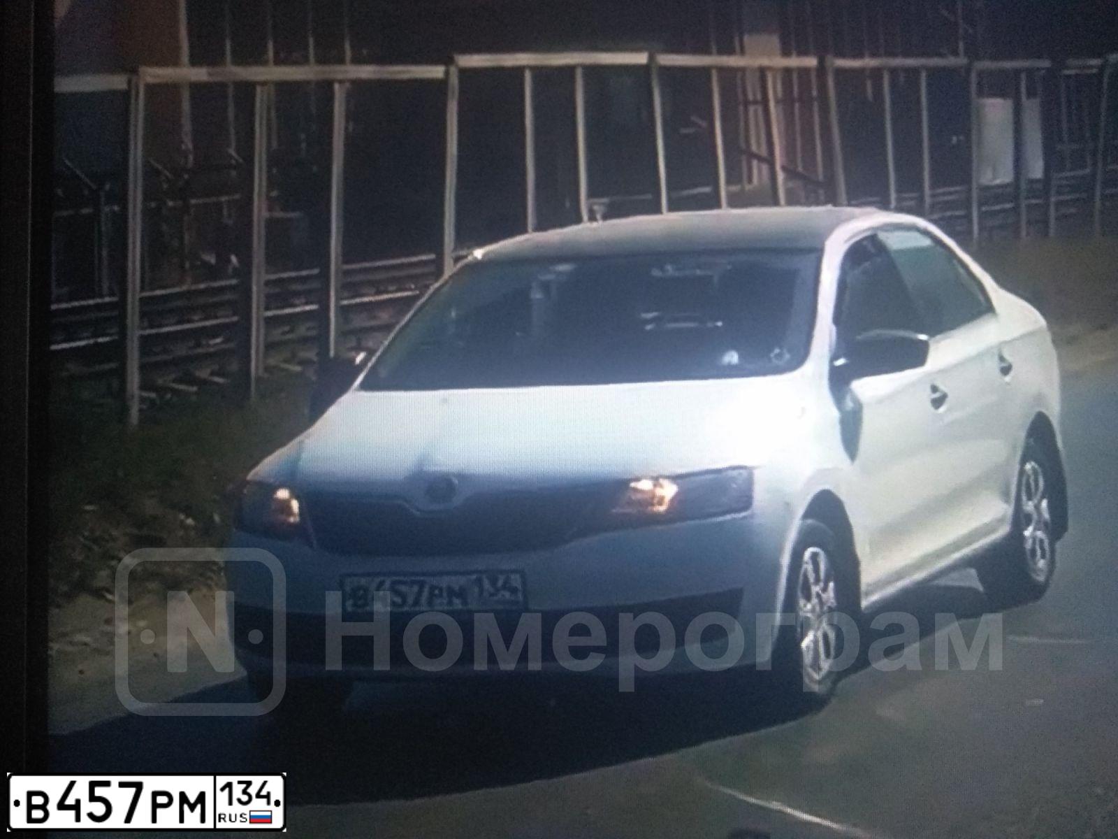 Фото автомобиля SKODA RAPID, 2016 — госномер В457РМ134. Цвет: БЕЛЫЙ