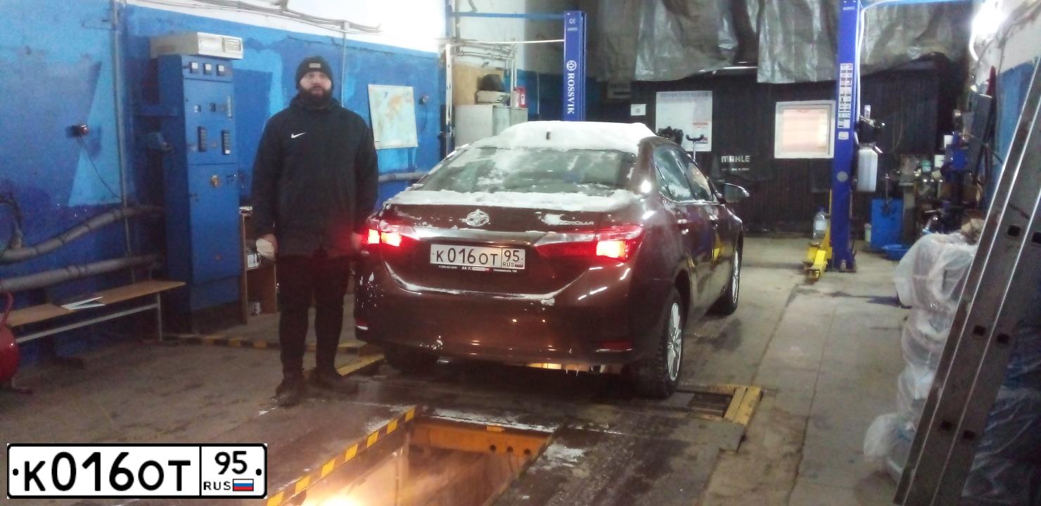 Фото автомобиля TOYOTA COROLLA, 2017 — госномер Т316КО196