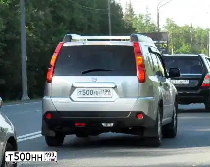 Фото автомобиля NISSAN MURANO, 2013 — госномер Н677ХЕ777. Цвет: БЕЖЕВЫЙ