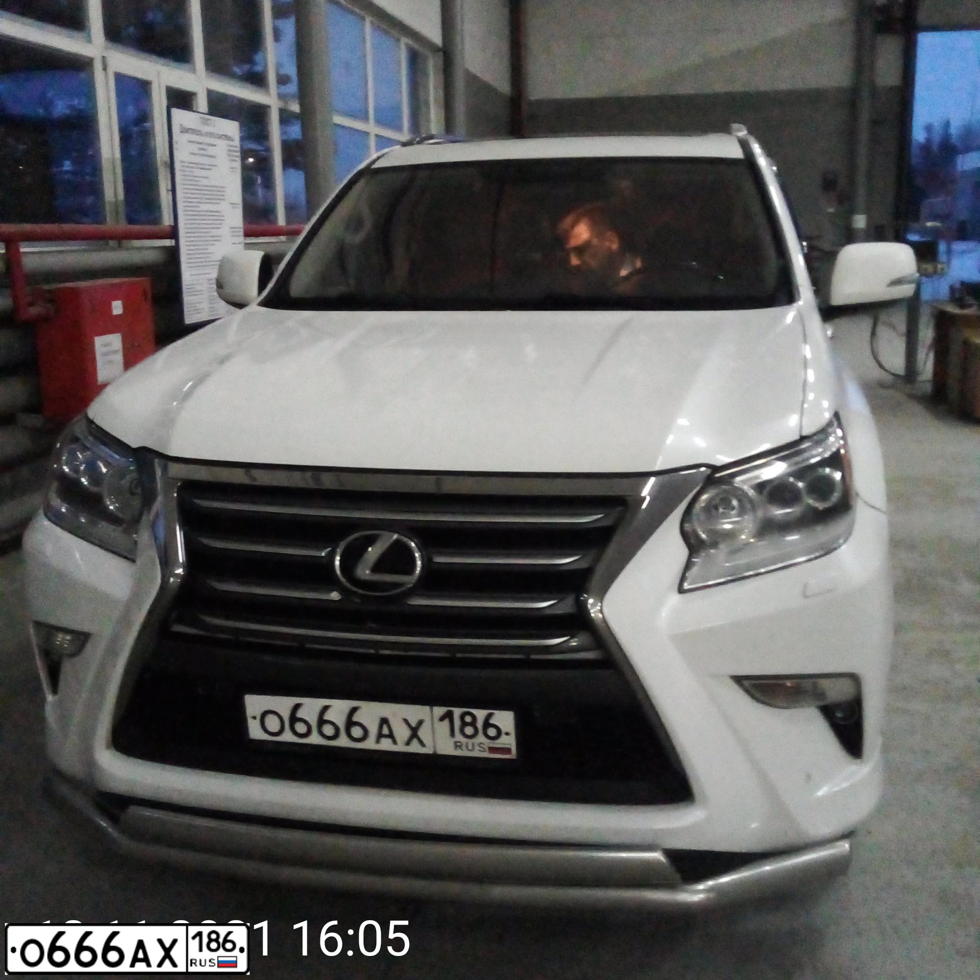 Фото автомобиля LEXUS S GX, 2014 — госномер О666АХ186. Цвет: Белый