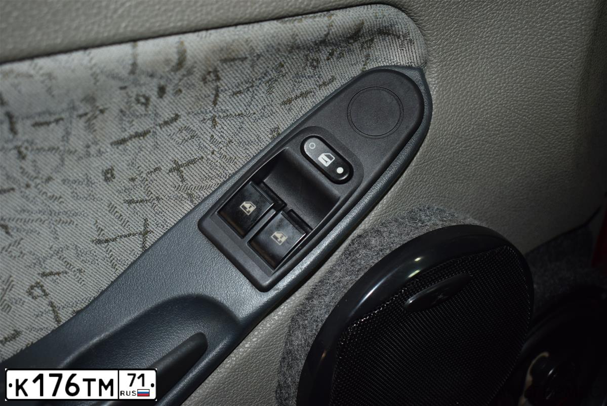 Фото автомобиля LADA 1118 KALINA, 2007 — госномер М893ТХ62. Цвет: СЕРЕБРИСТО-КРАСНЫЙ