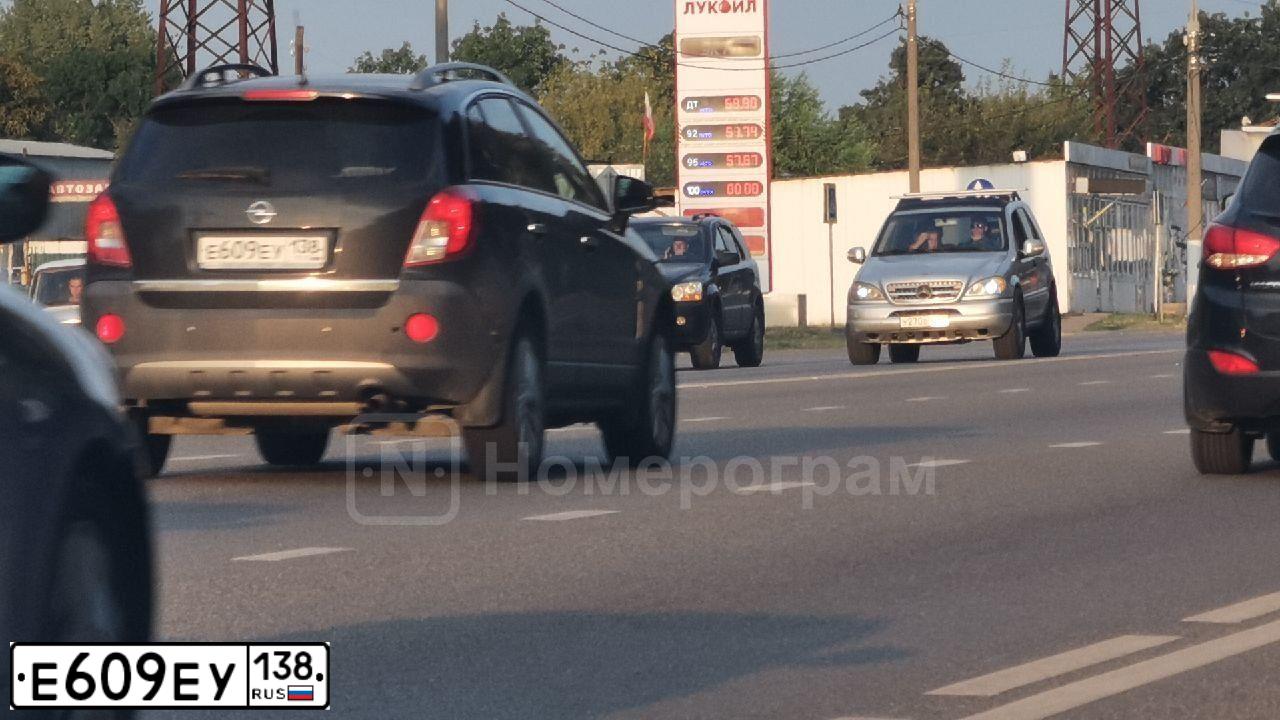 Фото автомобиля LADA 2112, 2006 — госномер Х715АР55. Цвет: СВЕТЛО-ЗЕЛЕНЫЙ