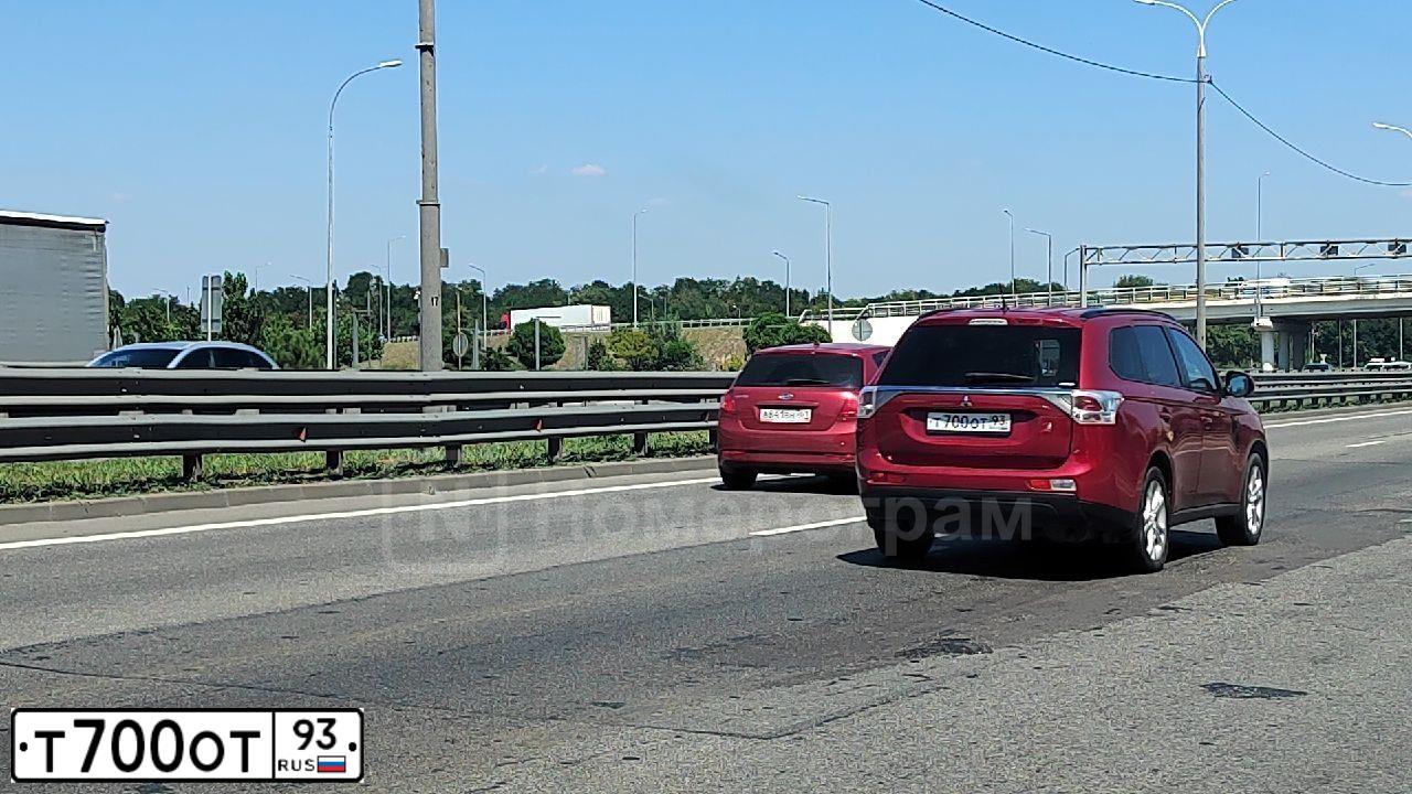 Фото автомобиля MITSUBISHI LANCER, 2008 — госномер У148ХО161. Цвет: КРАСНЫЙ
