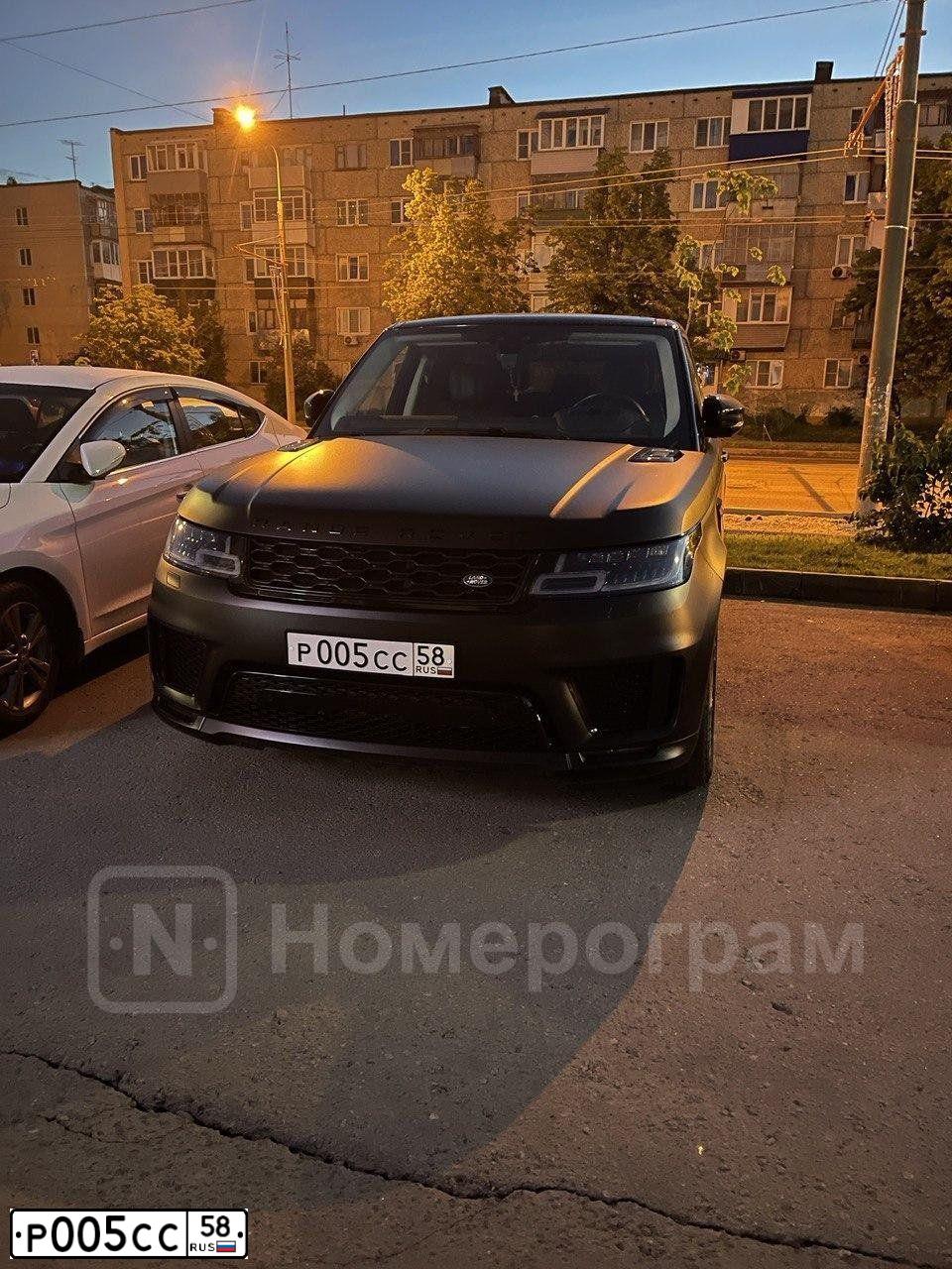 Фото автомобиля LANDROVER RANGE ROVER SPORT, 2018 — госномер Р005СС58. Цвет: ЧЕРНЫЙ