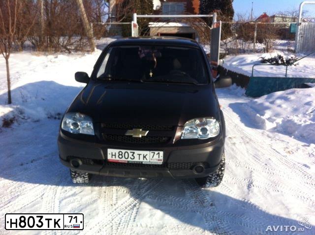 Фото автомобиля CHEVROLET NIVA, 2009 — госномер Н803ТК71. Цвет: Темно-коричневый металлик