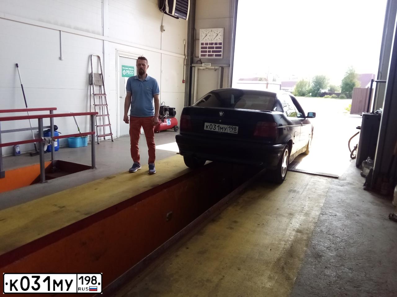 Фото автомобиля BMW SERIE 3, 1996 — госномер К882СХ32. Цвет: ЧЕРНЫЙ
