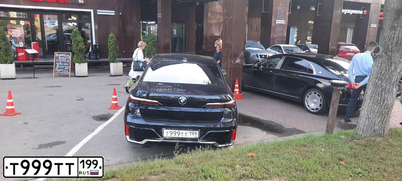 Фото автомобиля MERCEDES E-KLASSE, 2010 — госномер А811ТА77. Цвет: БЕЛЫЙ