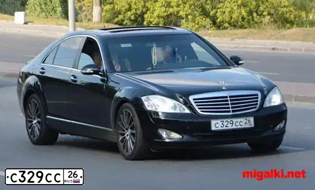Фото автомобиля HYUNDAI I30, 2010 — госномер Е779НА126. Цвет: КРАСНЫЙ